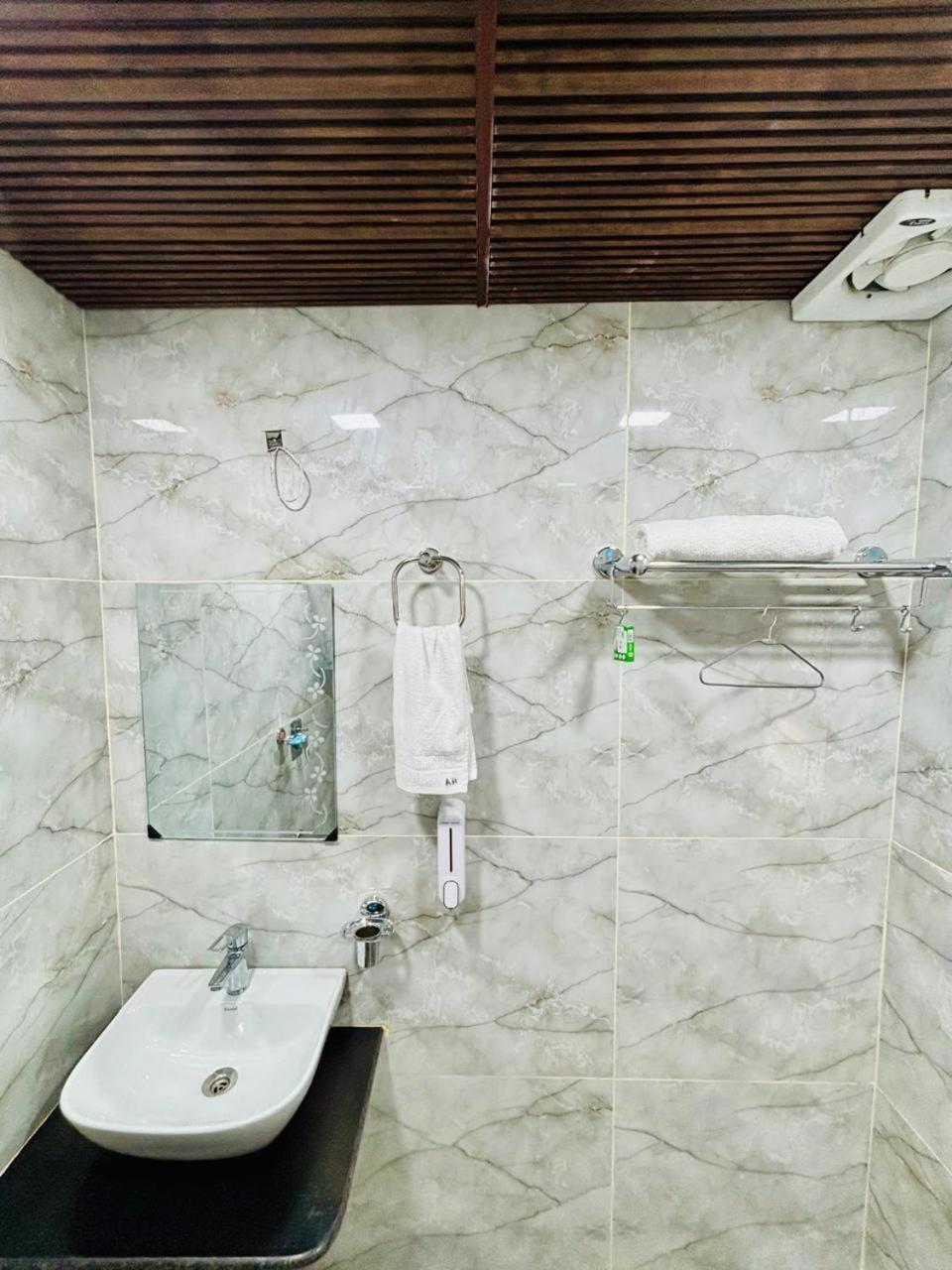 Hotel Amar Массури Экстерьер фото
