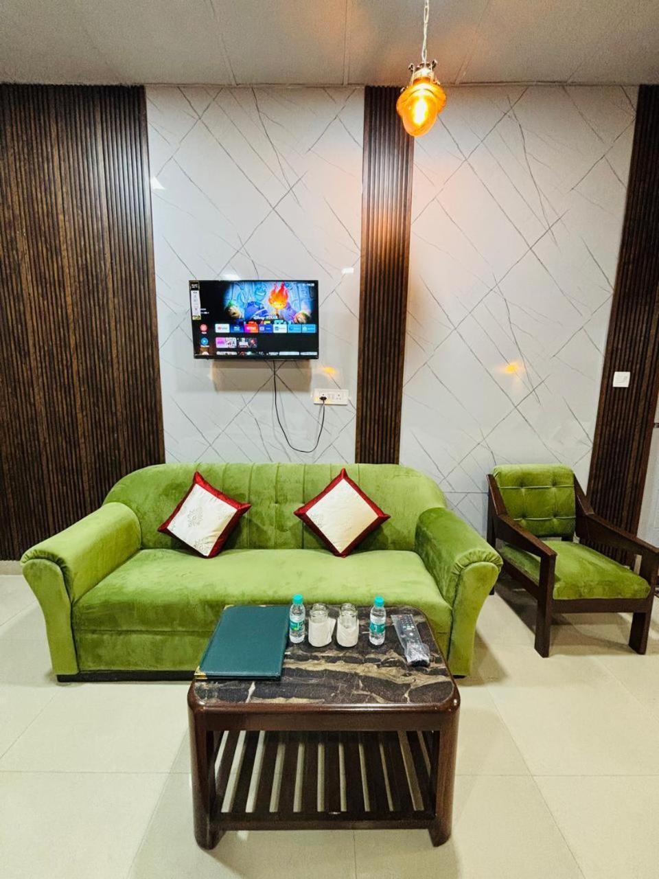 Hotel Amar Массури Экстерьер фото