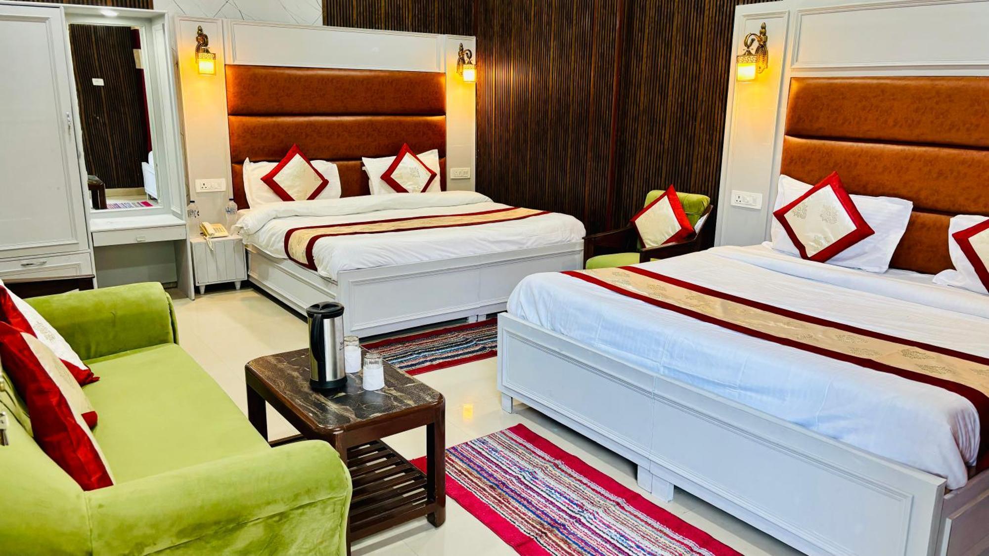 Hotel Amar Массури Экстерьер фото