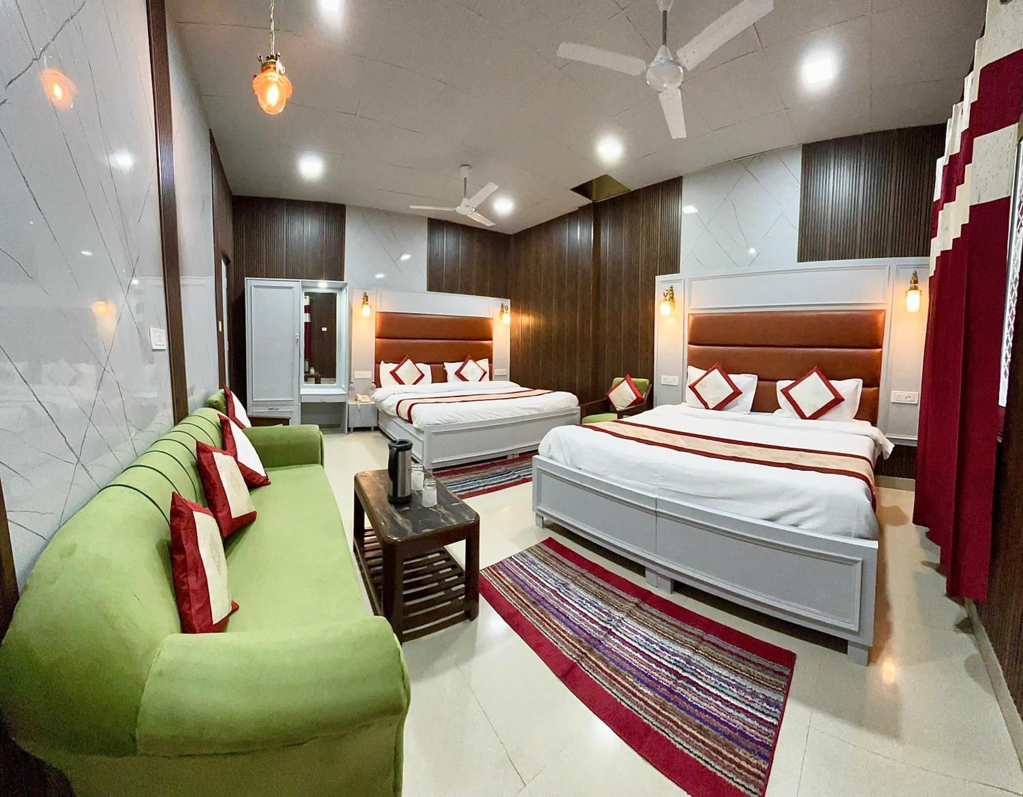 Hotel Amar Массури Экстерьер фото