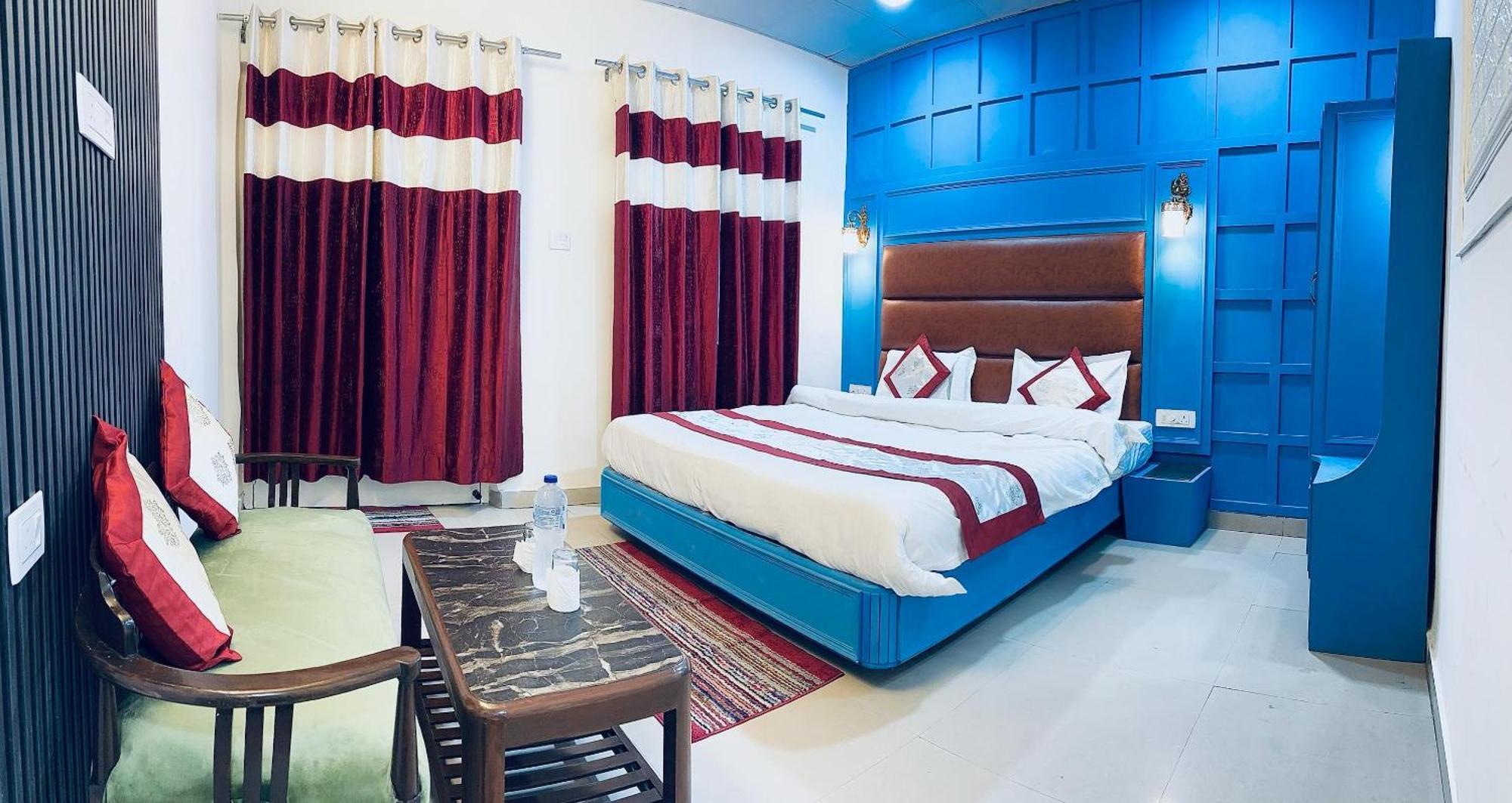 Hotel Amar Массури Экстерьер фото