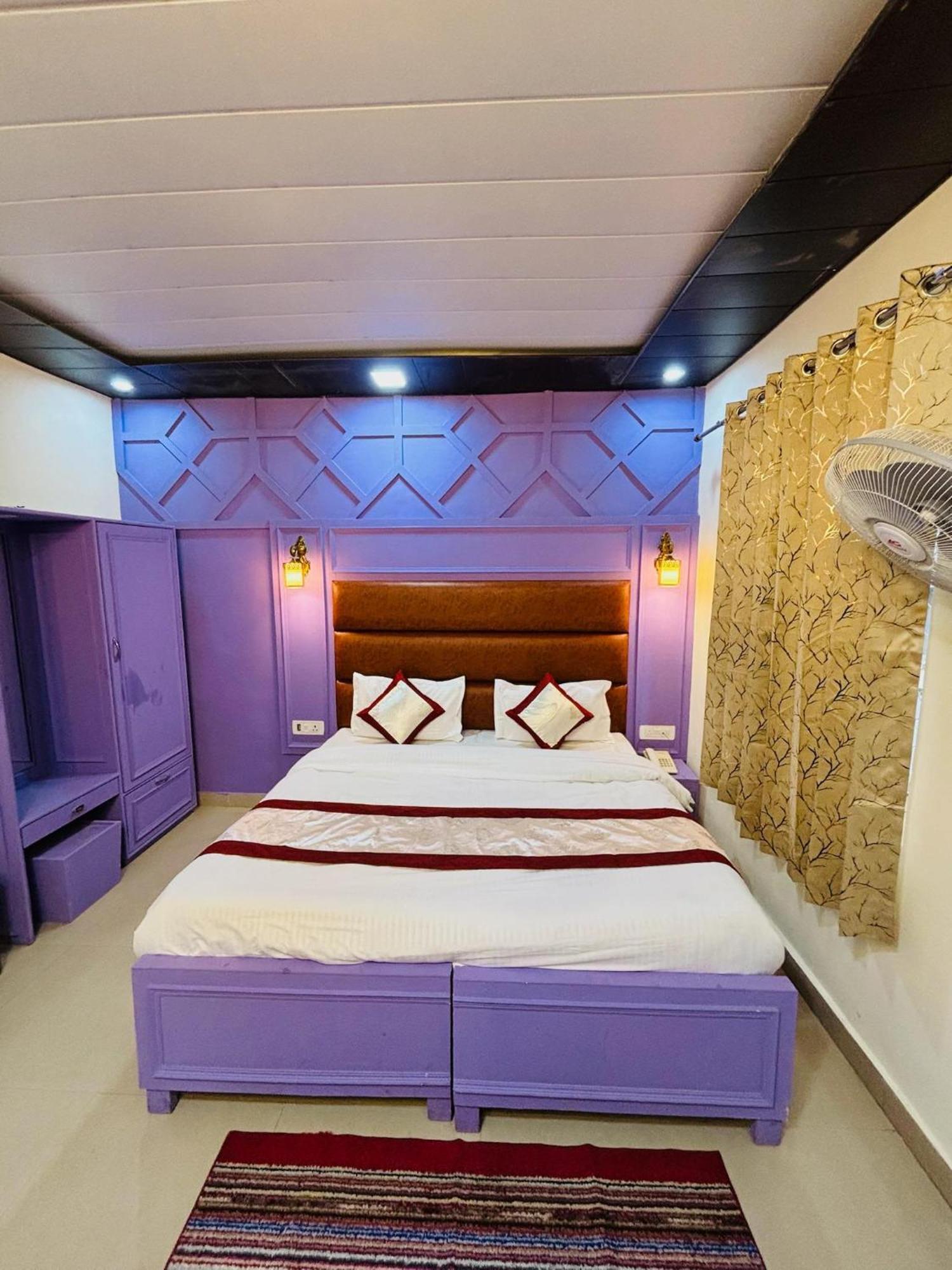 Hotel Amar Массури Экстерьер фото