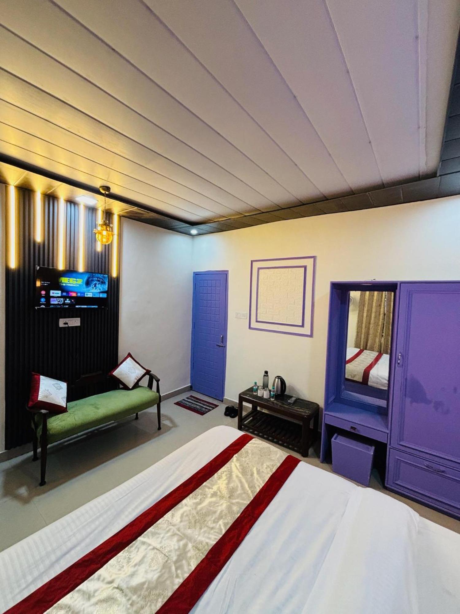 Hotel Amar Массури Экстерьер фото