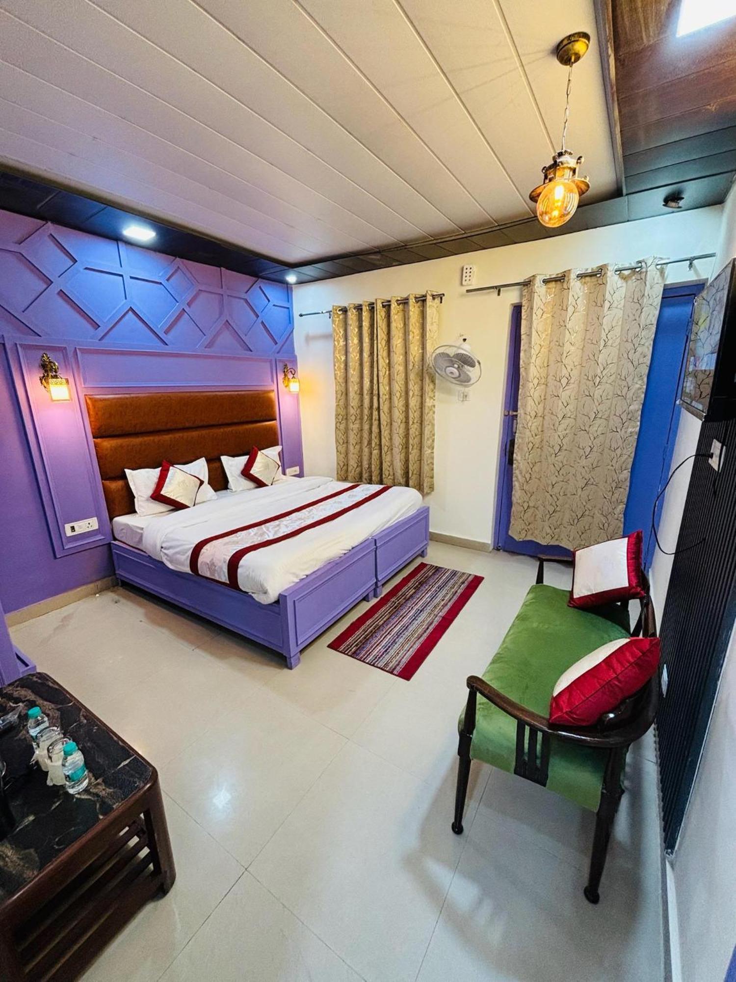 Hotel Amar Массури Экстерьер фото
